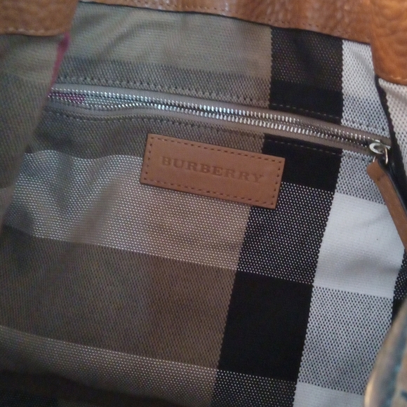 Burberry Maidstone Leather Tote Bag - Picture 9 of 14
